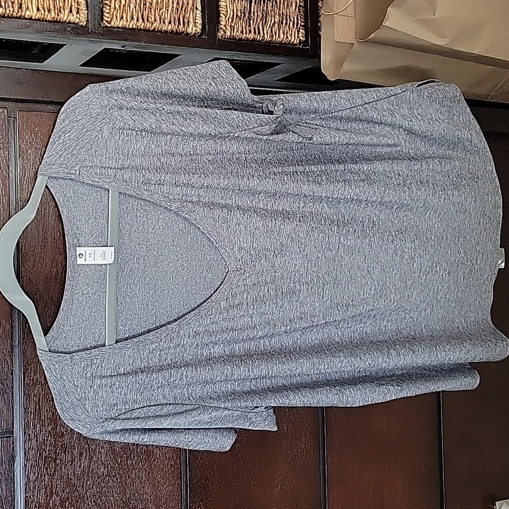 Gray top